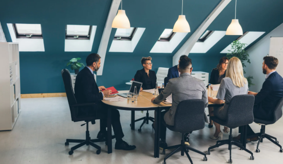 Advantages and Disadvantages of a Corporation